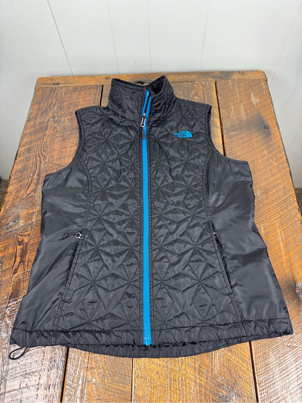 The North Face Women’s Medium Black Quilted Insulated Vest Blue Zip